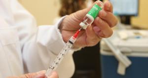 Governo garante que toda a populao adulta do Paran ter a 1 dose da vacina at setembro