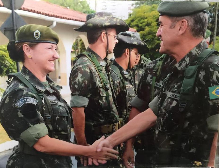 Militar, Mulher, Comandante de - Exército Português