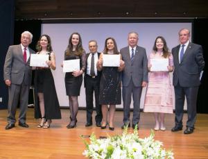 Solenidade do Dia do Mdico na AMP tem premiao do Concurso Literrio 2019