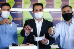 Governo do Paran lana campanha com municpios para vacinar de domingo a domingo