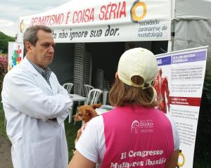 Sociedade de Reumatologia realiza campanha de preveno no Barigui