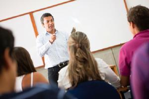 Unioeste abre processo seletivo simplificado para contratao de docentes