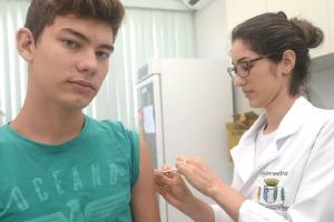 Governo prorroga campanha de vacinao contra a dengue no Paran